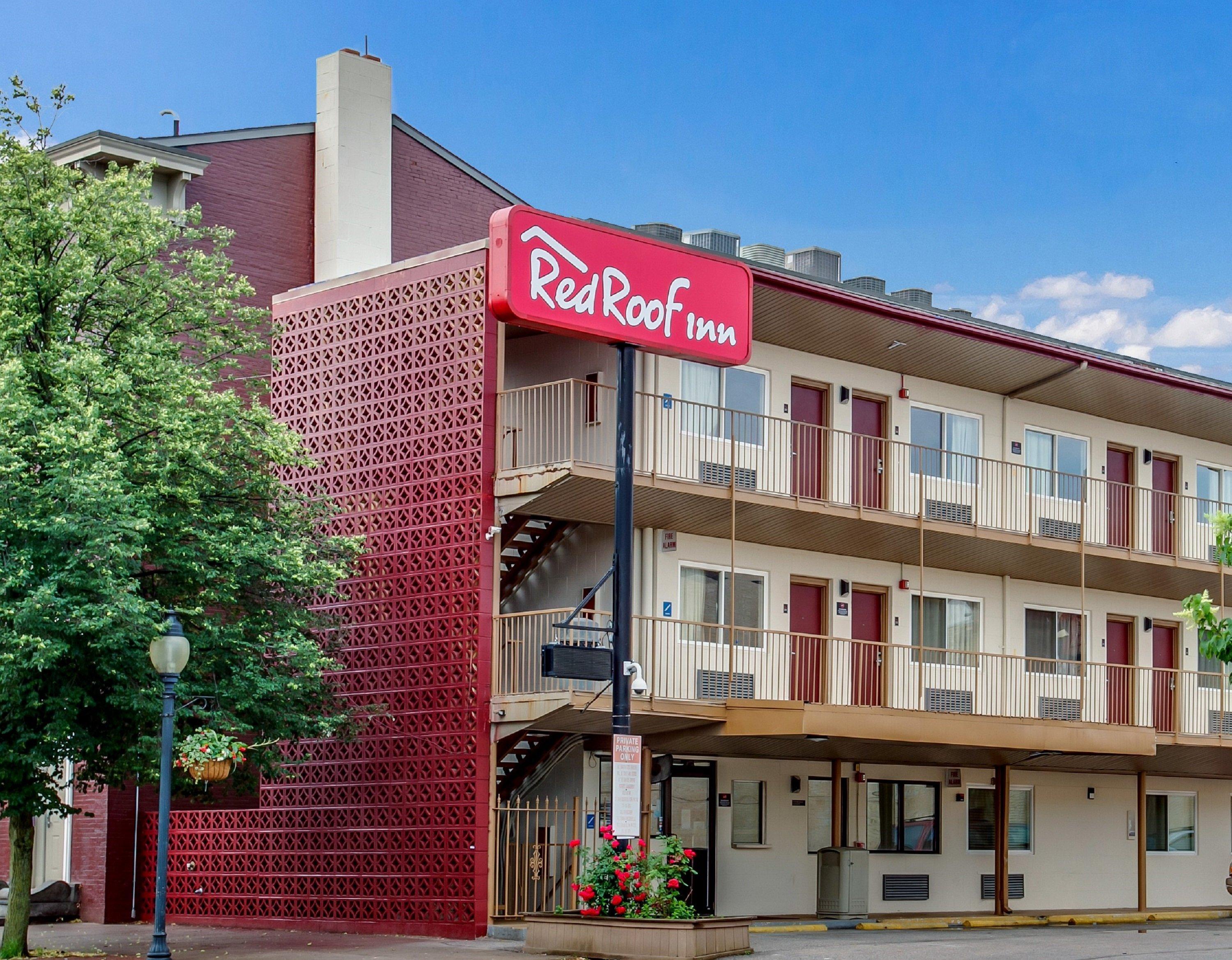 Red Roof Inn York Downtown Екстериор снимка
