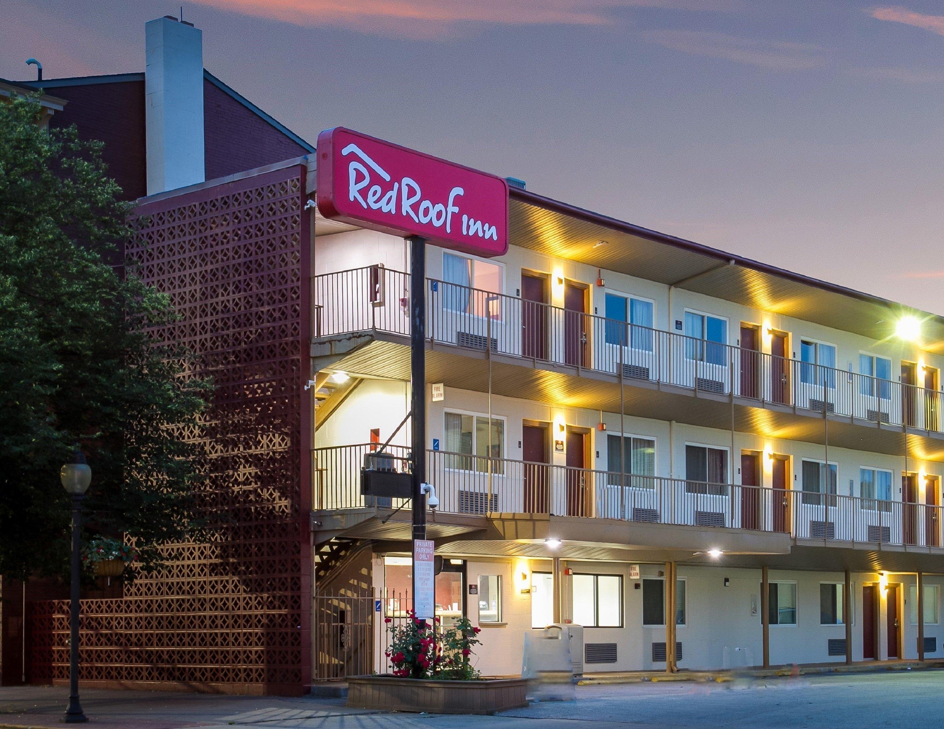 Red Roof Inn York Downtown Екстериор снимка