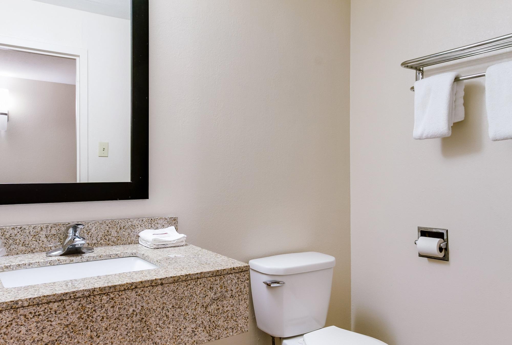 Red Roof Inn York Downtown Екстериор снимка