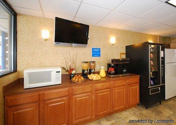 Red Roof Inn York Downtown Ресторант снимка