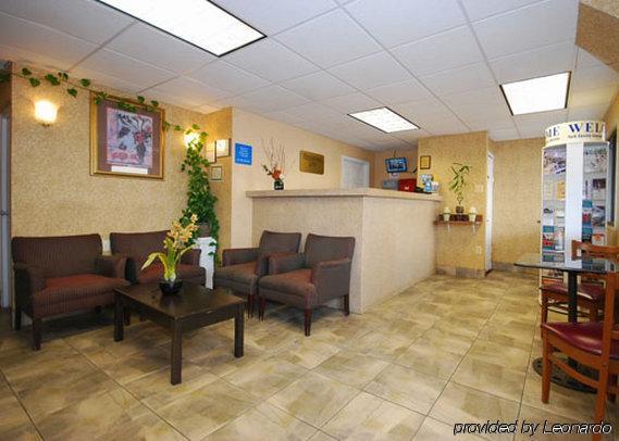 Red Roof Inn York Downtown Интериор снимка