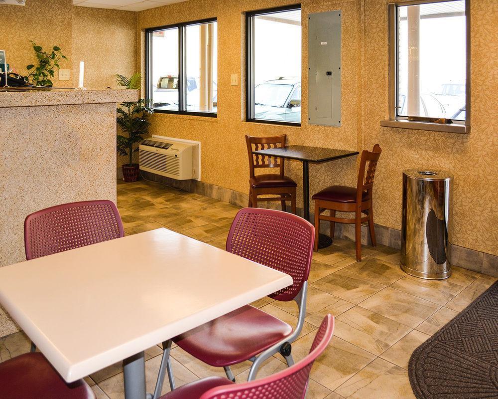 Red Roof Inn York Downtown Екстериор снимка