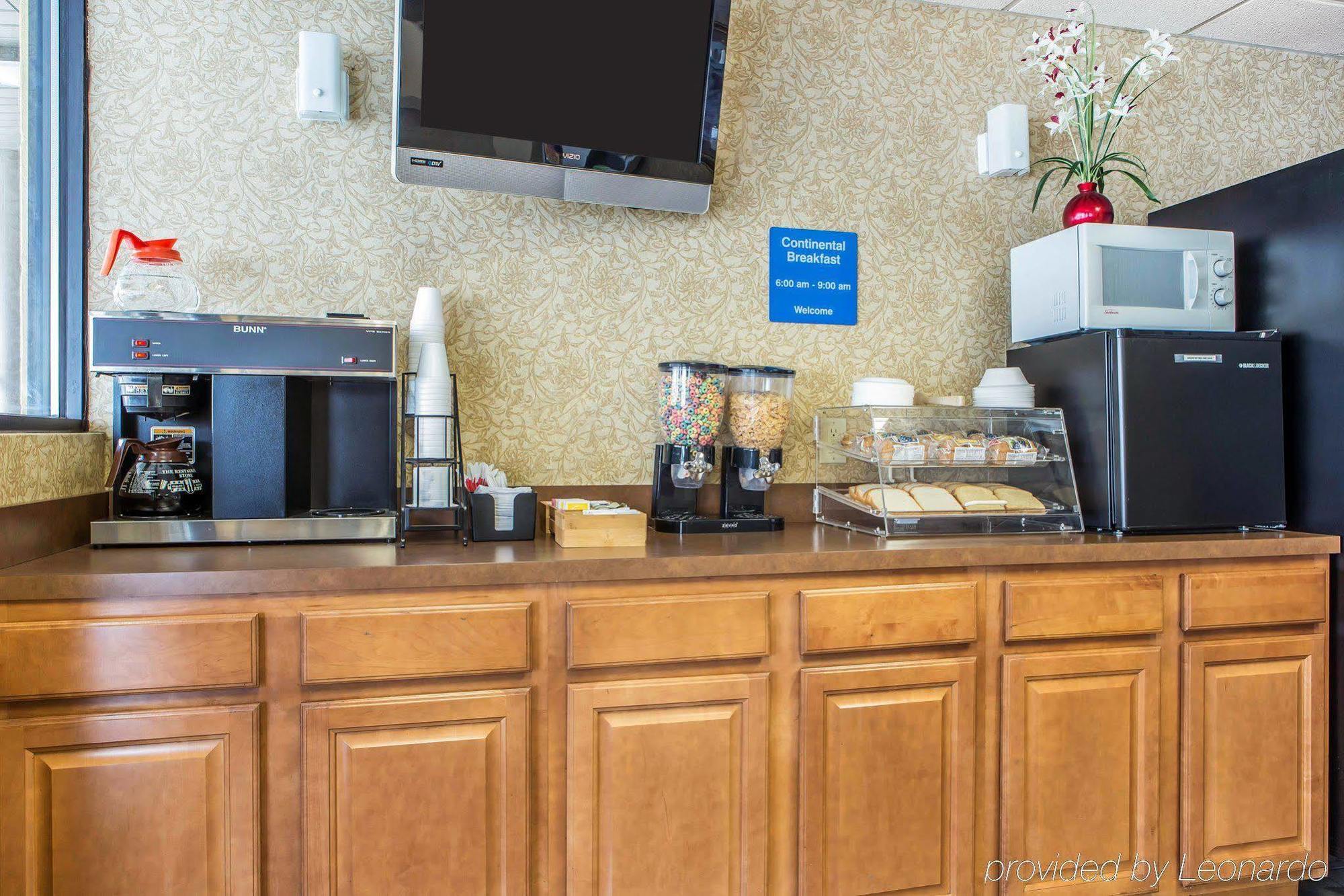 Red Roof Inn York Downtown Екстериор снимка