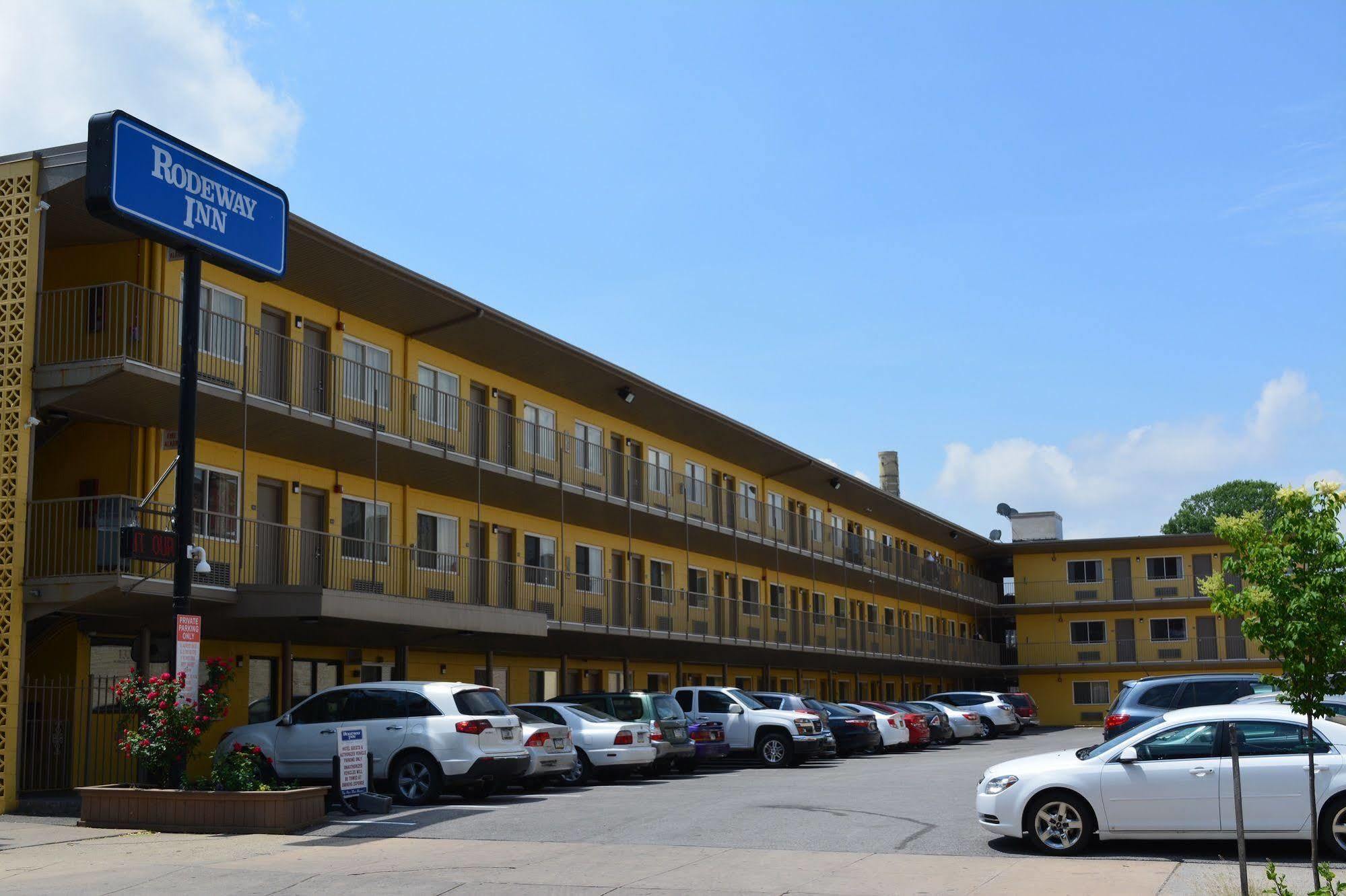 Red Roof Inn York Downtown Екстериор снимка