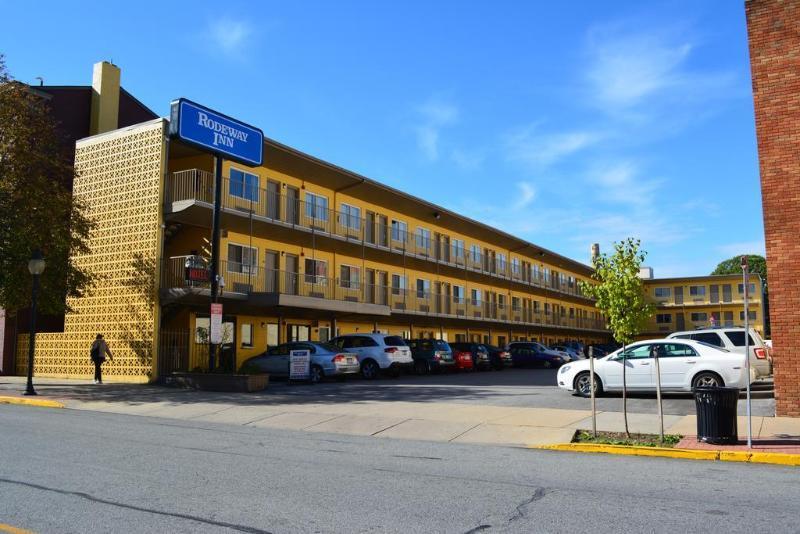 Red Roof Inn York Downtown Екстериор снимка